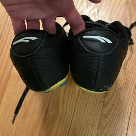Procat soccer cleats Size 4 - Picture 4 of 7